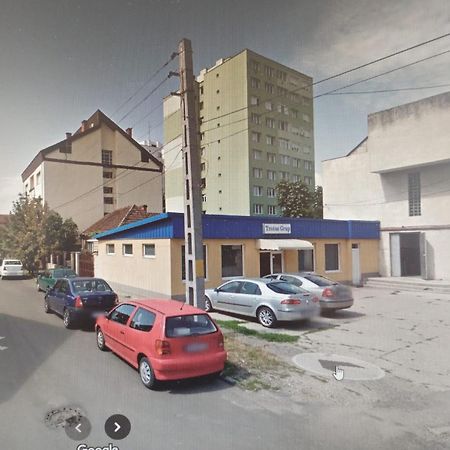 Riverside White Apartment Satu Mare Exterior foto